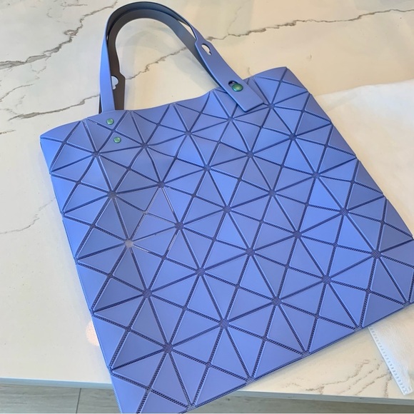 ๐ BaoBao Issey Miyake Blue Lucent Geometric Pattern Tote Bag - Picture 6 of 16